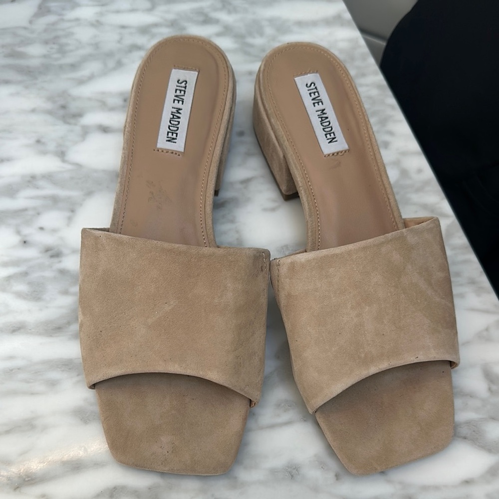 Steve Madden Tan Sandals Square Toe Slip-On Size 9.5
